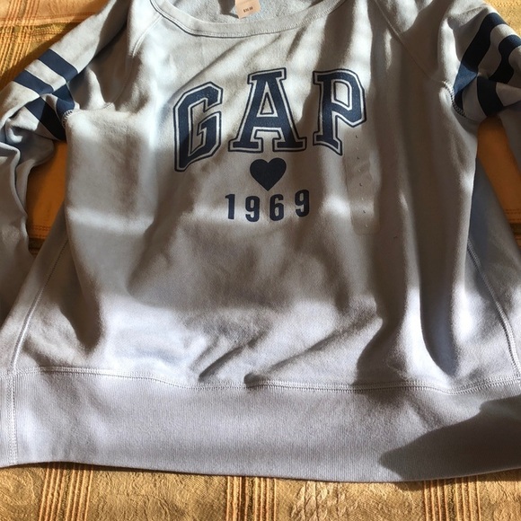 Gap logo sweatshirt hi beautiful light-blue NWT Size large - Picture 3 of 7